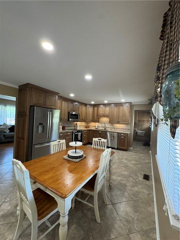 3800 Sterling Dr, Franklin Twp, OH 45005