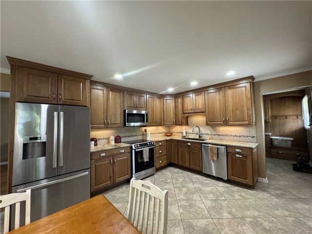 3800 Sterling Dr, Franklin Twp, OH 45005