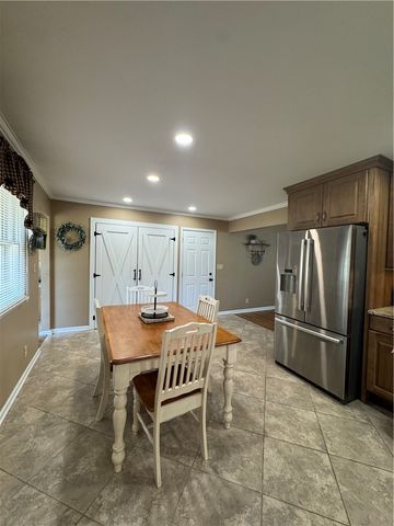 3800 Sterling Dr, Franklin Twp, OH 45005