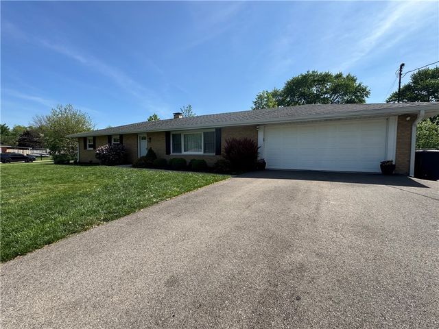 3800 Sterling Dr, Franklin Twp, OH 45005