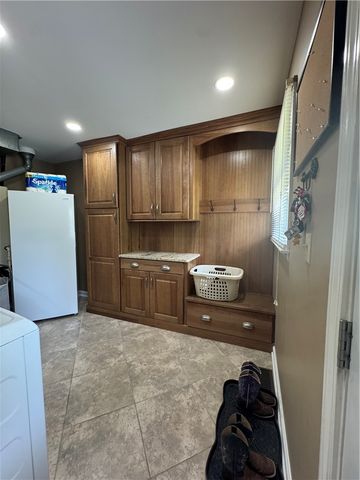 3800 Sterling Dr, Franklin Twp, OH 45005