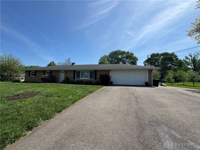 3800 Sterling Dr, Franklin Twp, OH 45005