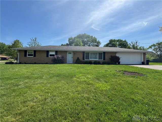 3800 Sterling Dr, Franklin Twp, OH 45005