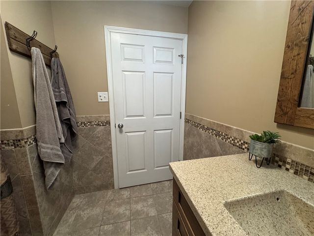3800 Sterling Dr, Franklin Twp, OH 45005