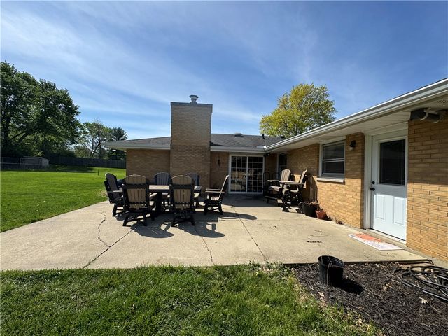 3800 Sterling Dr, Franklin Twp, OH 45005