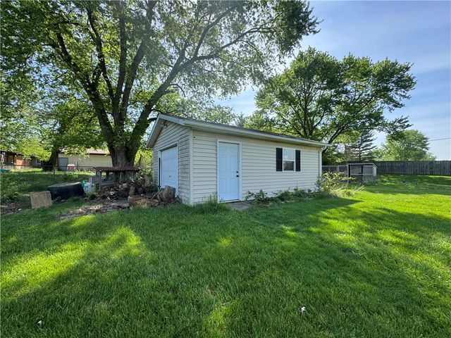 3800 Sterling Dr, Franklin Twp, OH 45005