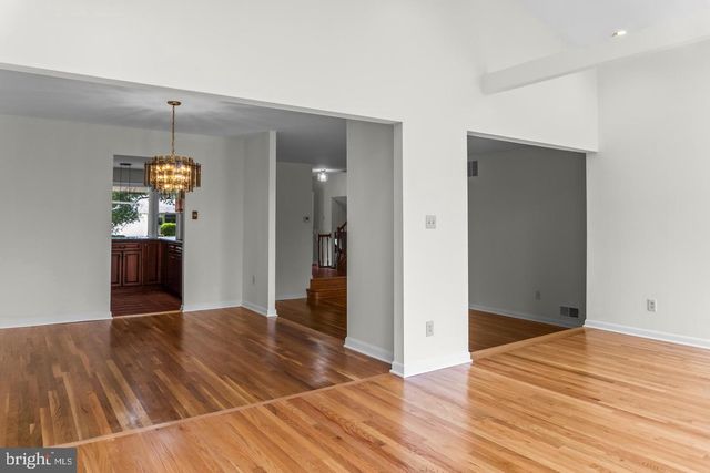11820 ENID DR, Potomac, MD 20854