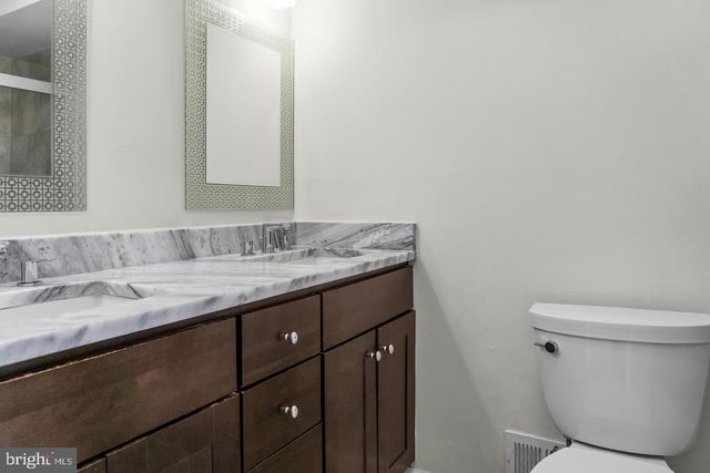 11820 ENID DR, Potomac, MD 20854