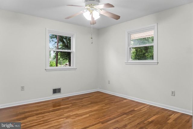 11820 ENID DR, Potomac, MD 20854