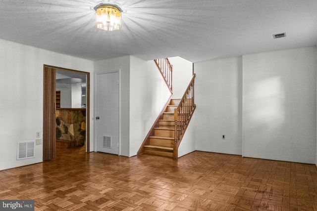 11820 ENID DR, Potomac, MD 20854