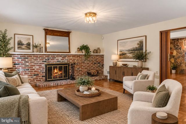 11820 ENID DR, Potomac, MD 20854
