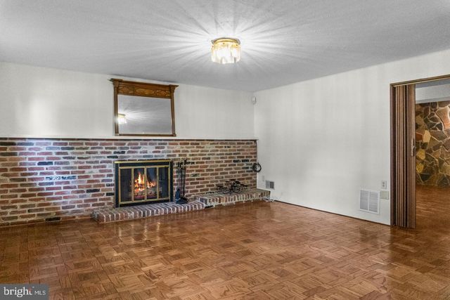 11820 ENID DR, Potomac, MD 20854