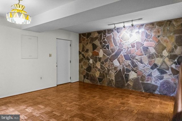 11820 ENID DR, Potomac, MD 20854