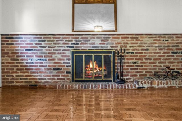 11820 ENID DR, Potomac, MD 20854