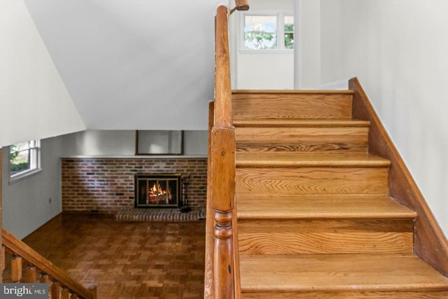 11820 ENID DR, Potomac, MD 20854