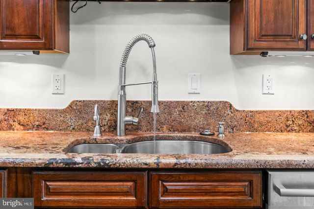 11820 ENID DR, Potomac, MD 20854