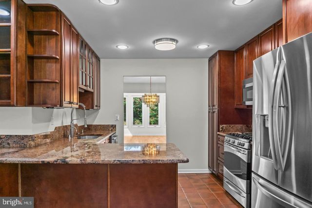 11820 ENID DR, Potomac, MD 20854