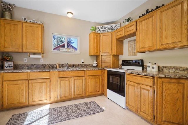8323 W Mission Rd, Spokane, WA 99224