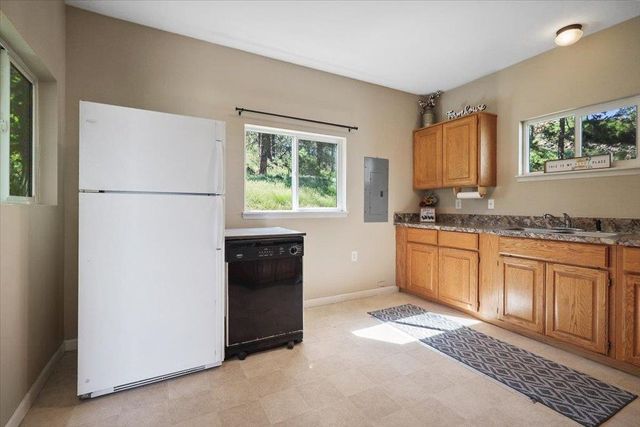 8323 W Mission Rd, Spokane, WA 99224