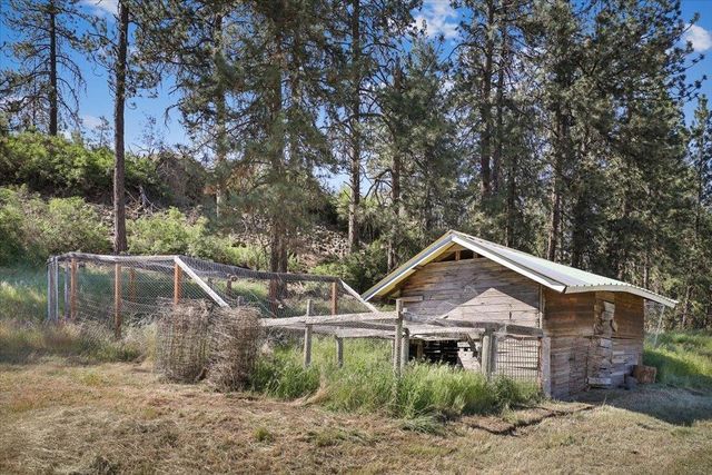 8323 W Mission Rd, Spokane, WA 99224