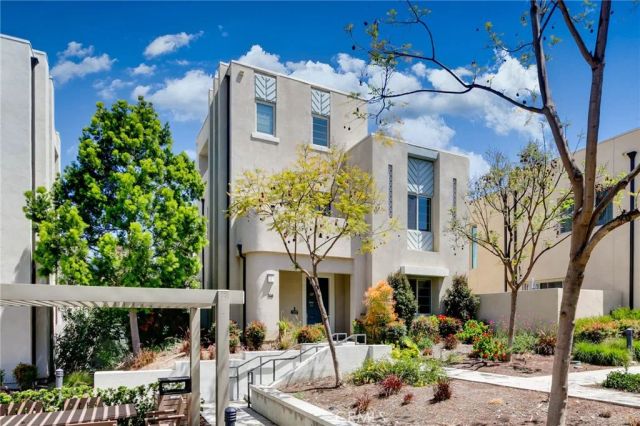 105 Catalyst, Irvine, CA 92618