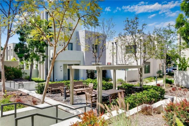 105 Catalyst, Irvine, CA 92618