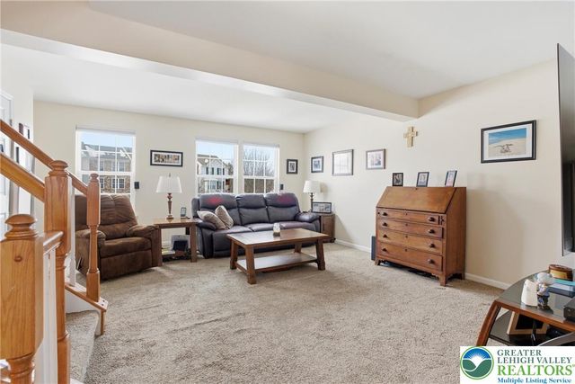 1048 Sparrow Way, Breinigsville, PA 18031