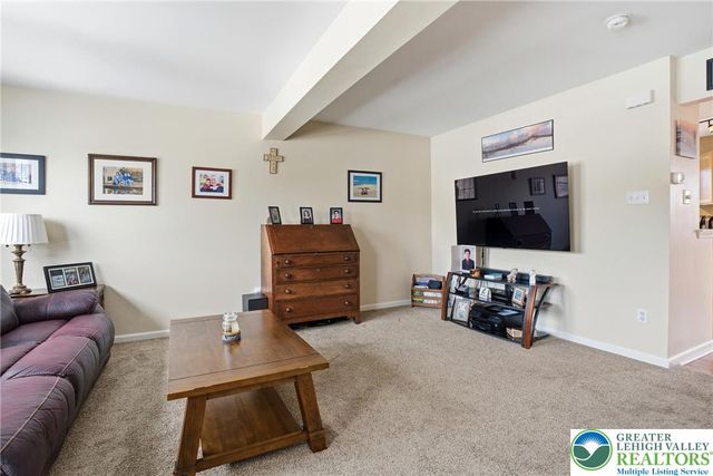 1048 Sparrow Way, Breinigsville, PA 18031