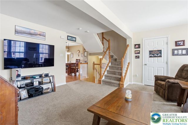 1048 Sparrow Way, Breinigsville, PA 18031