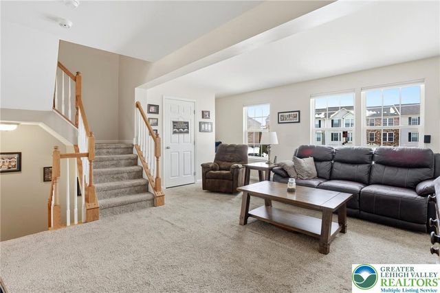 1048 Sparrow Way, Breinigsville, PA 18031