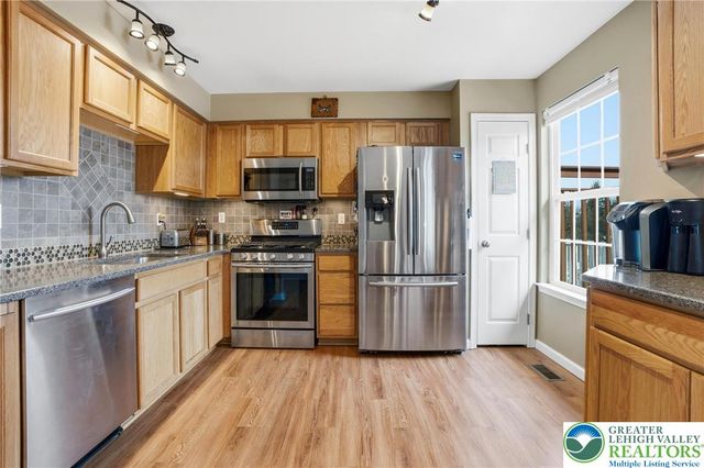 1048 Sparrow Way, Breinigsville, PA 18031