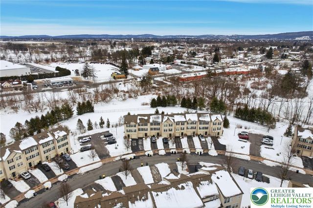 1048 Sparrow Way, Breinigsville, PA 18031