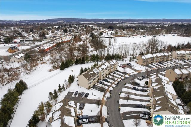 1048 Sparrow Way, Breinigsville, PA 18031