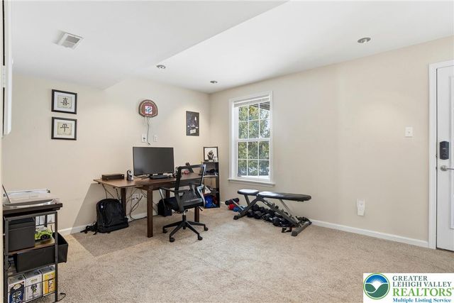 1048 Sparrow Way, Breinigsville, PA 18031