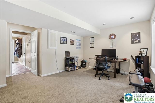 1048 Sparrow Way, Breinigsville, PA 18031