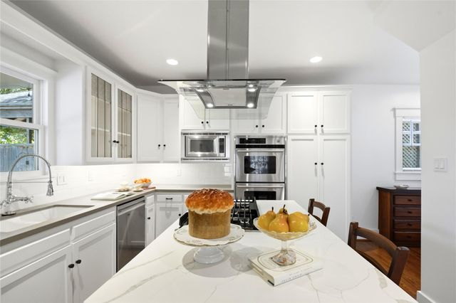 611 W Main Street, Houston, TX 77006