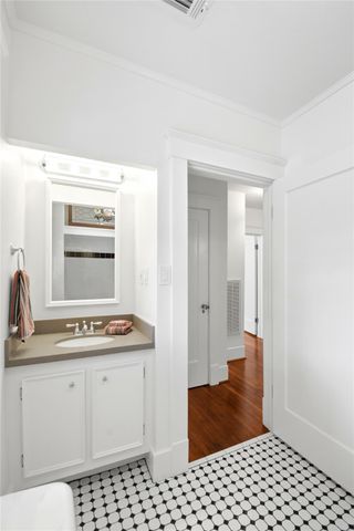 611 W Main Street, Houston, TX 77006