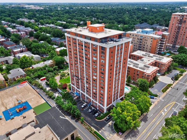 710 S Hanley Road 10A, Clayton, MO 63105