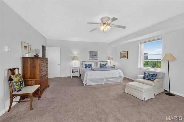710 S Hanley Road 10A, Clayton, MO 63105