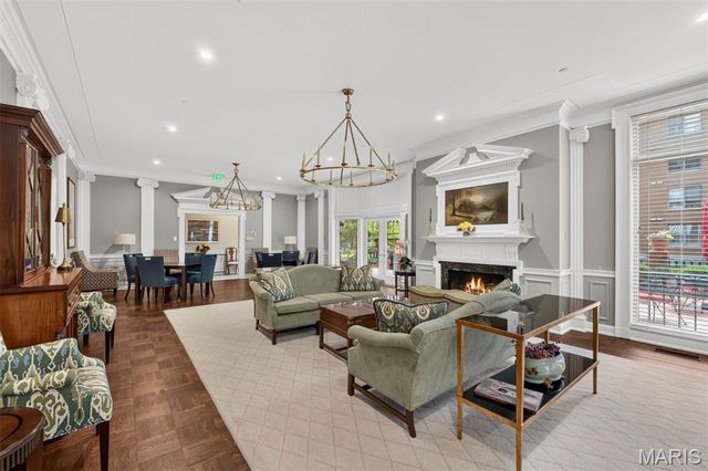 710 S Hanley Road 10A, Clayton, MO 63105