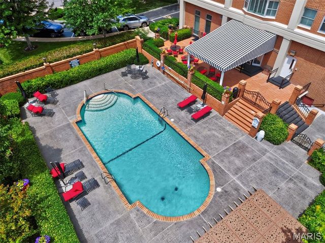 710 S Hanley Road 10A, Clayton, MO 63105