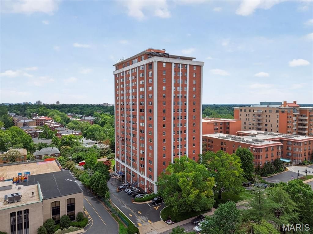 710 S Hanley Road 10A, Clayton, MO 63105