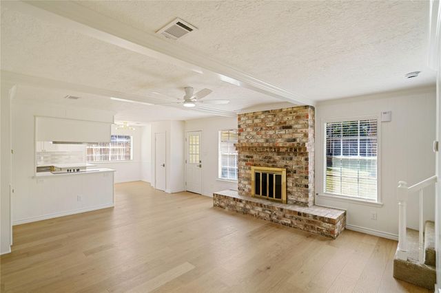 5707 Ash Oak Drive, Houston, TX 77091