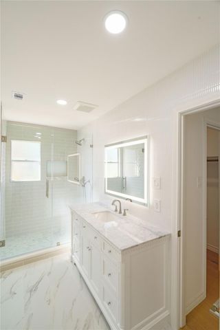 5707 Ash Oak Drive, Houston, TX 77091