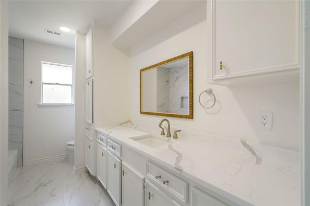 5707 Ash Oak Drive, Houston, TX 77091