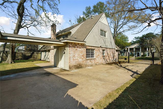 5707 Ash Oak Drive, Houston, TX 77091