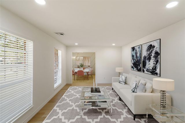 5707 Ash Oak Drive, Houston, TX 77091