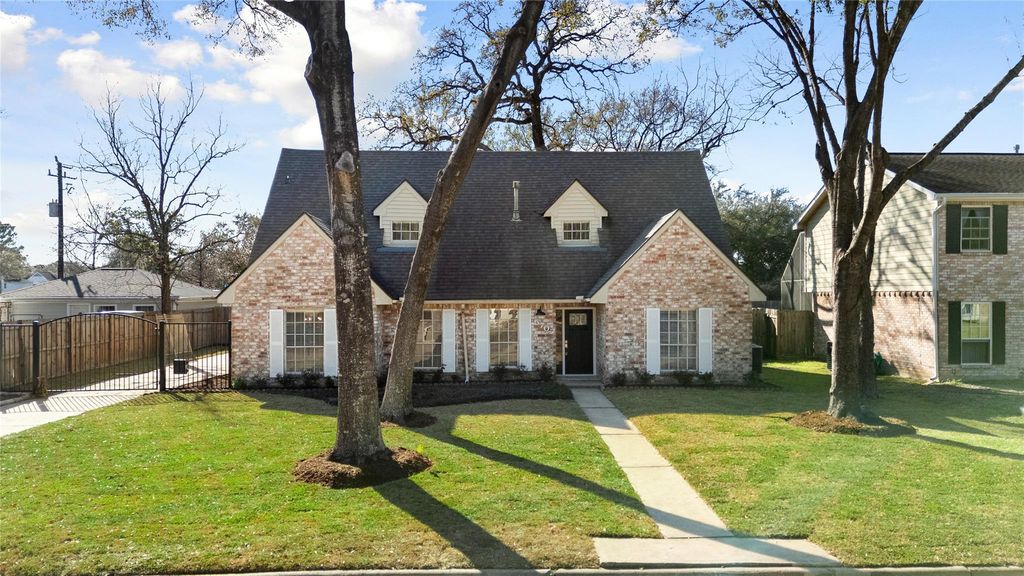 5707 Ash Oak Drive, Houston, TX 77091