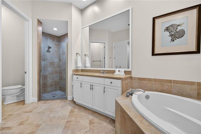 28530 Calabria CT 102, Naples, FL 34110