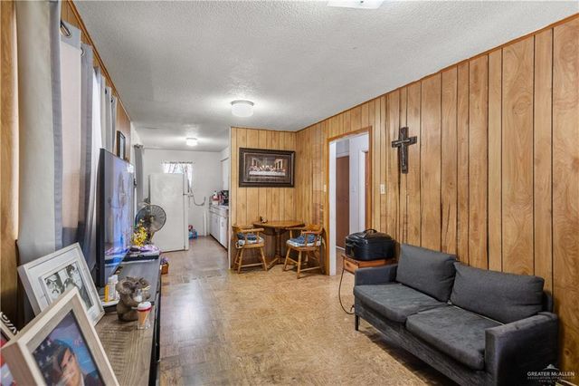 806 S 20th Avenue, Edinburg, TX 78539